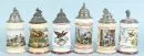 Bierpullen, 6 stuks – Porselein, gekleurde personen- en diermotieven, elk met lithofanie, versierde tinnen deksels, 1 met porseleinen inzet, H=18-24 cm, rond 1900