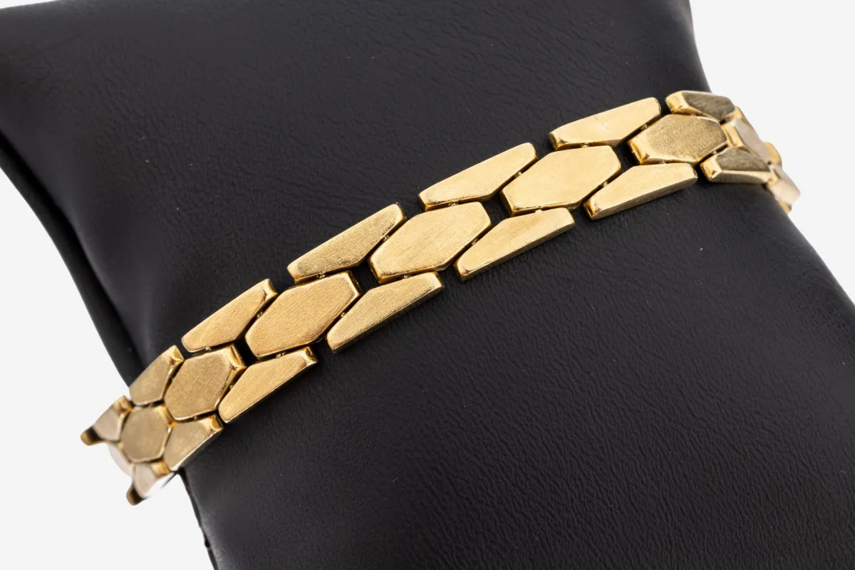 Bracelet en or 14 kt, or 585/000, maillons satinés côté visible, L. env. 19 cm, fermoir boîte