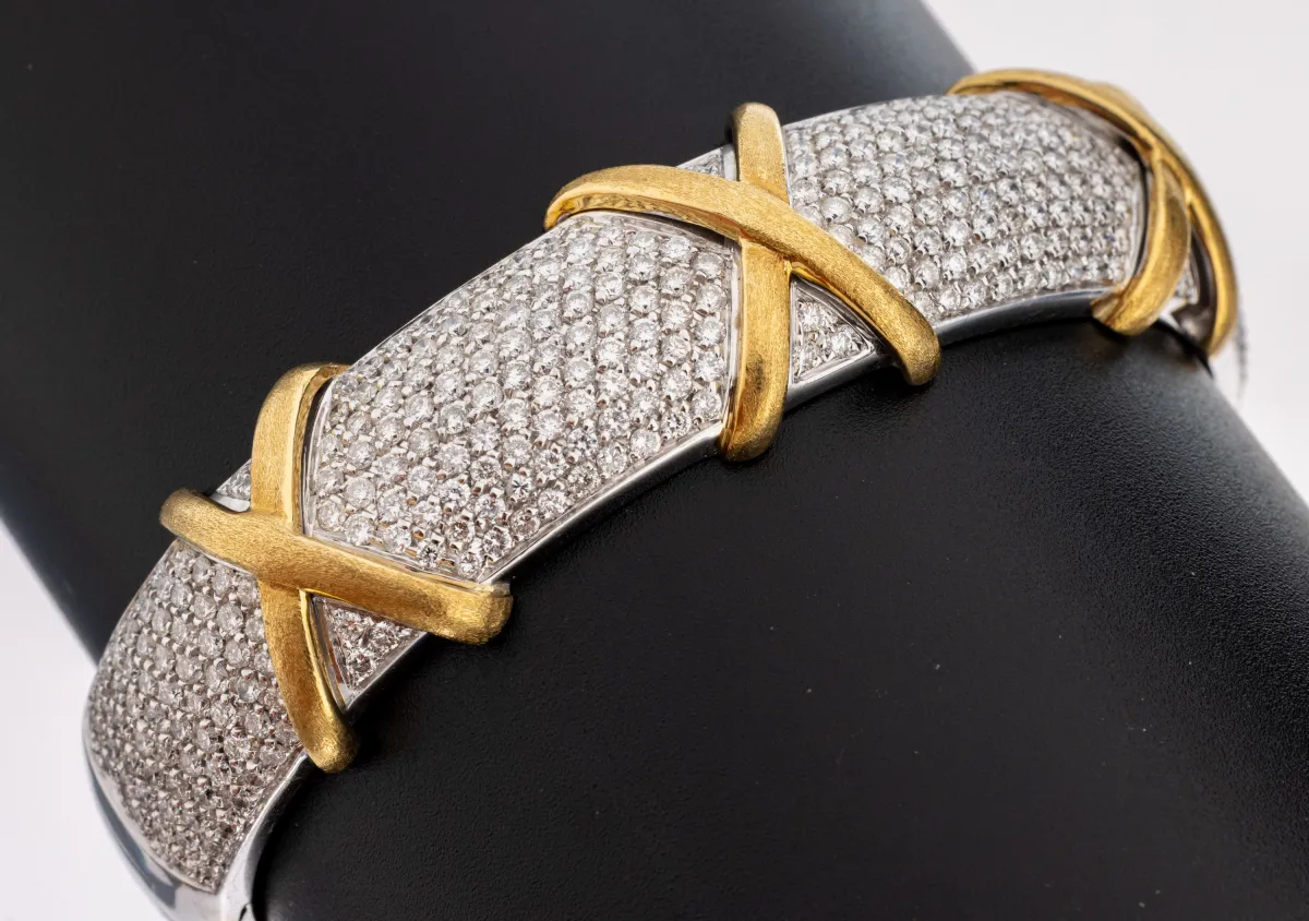 18 kt gold diamond bangle, white/yellow gold 750/000 hallmarked, high-quality workmanship, head with