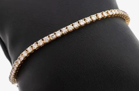 Bracelet ligne de brillants or 14 ct, or 585/000, 60 brillants env. 4.0 ct