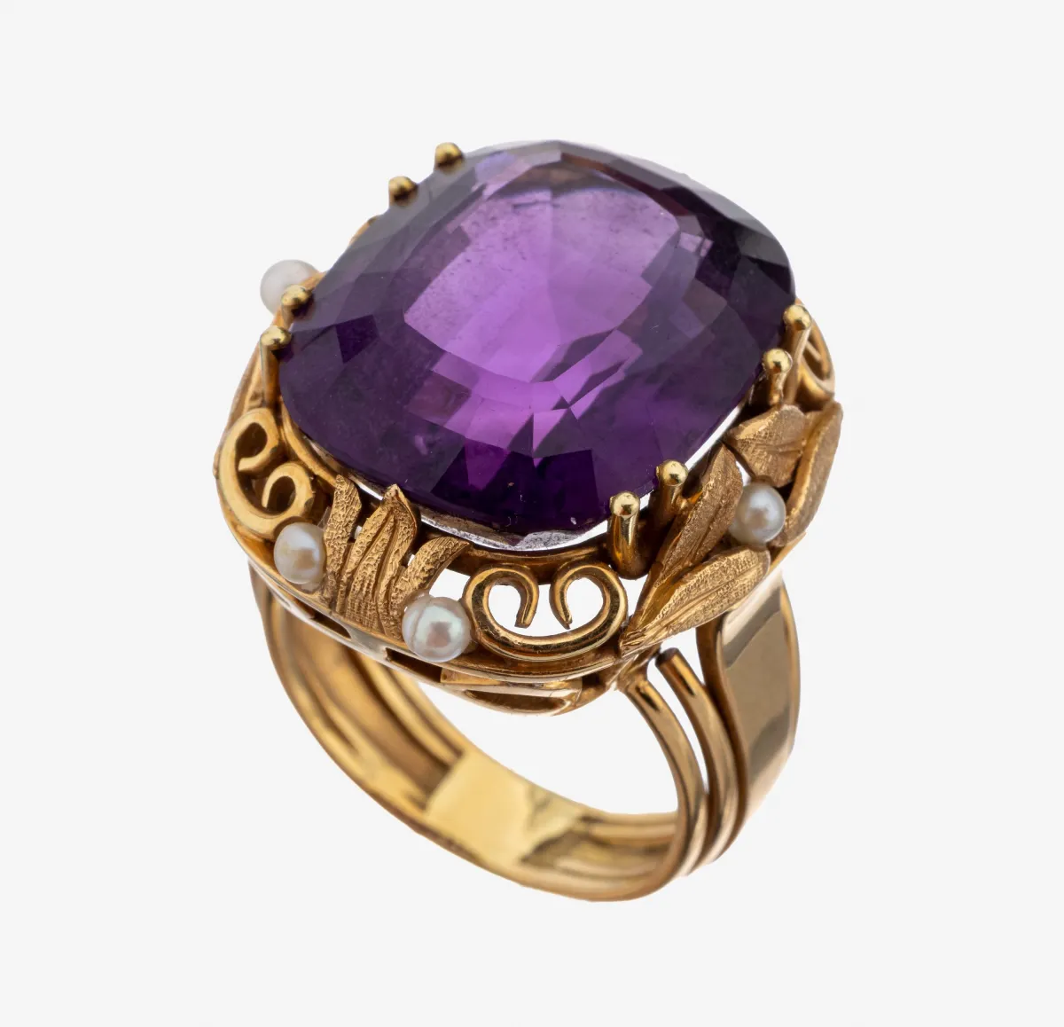 18 kt gouden amethist parel ring, jaren 1950, GG 750/000, gefacetteerde amethist ca. 17,80 ct