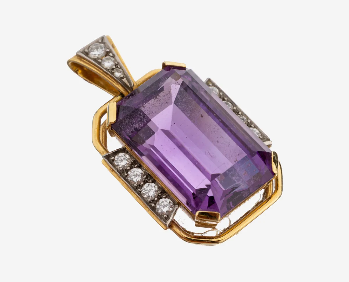 18 kt gold amethyst diamond pendant, 1950s-60s, GG/WG 750/000, center