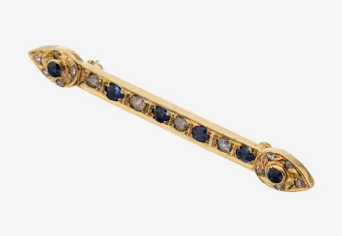 Broche saphir-diamant en or 14 kt, vers 1920-30, or 585/1000 poinçonné, barre avec goutte