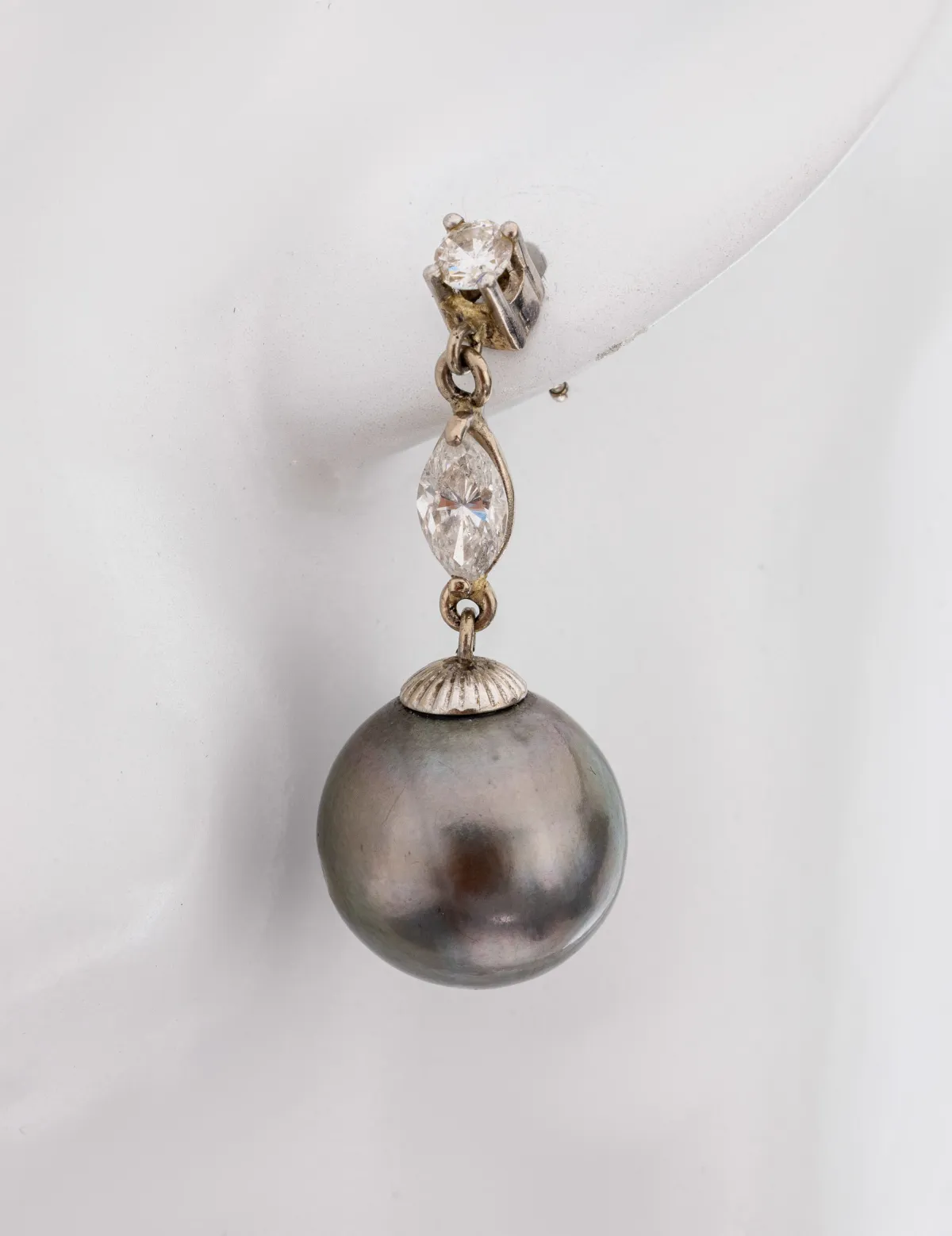 Paar 14 kt Gold Perl-Diamant-Ohrstecker, WG585/000, in sich bewegl. gearbeitet,