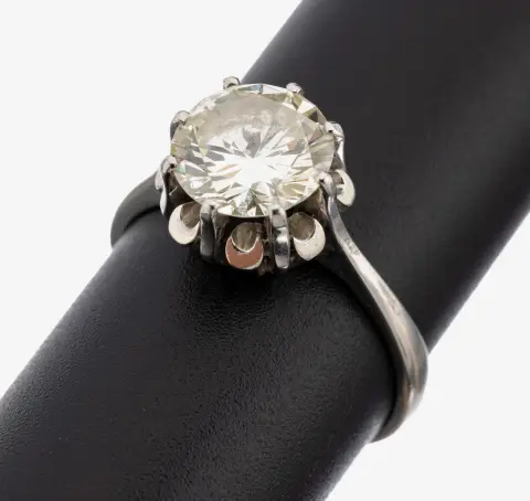 Bague solitaire en or 18 ct, or blanc 750/000, diamant taille brillant env. 2.12 ct (grav.) lég. blanc/vs2, RW