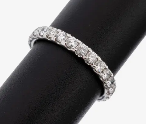 Bague memory en or 14 kt avec diamants, or blanc 585/000, 26 diamants total env. 1,44 ct (grav.)
