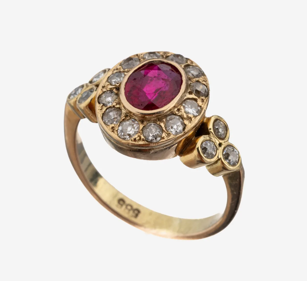 14 kt Gold Farbstein-Diamant-Ring, um 1910-20, GG 585/000, mittig ovale Rubinsynthese,