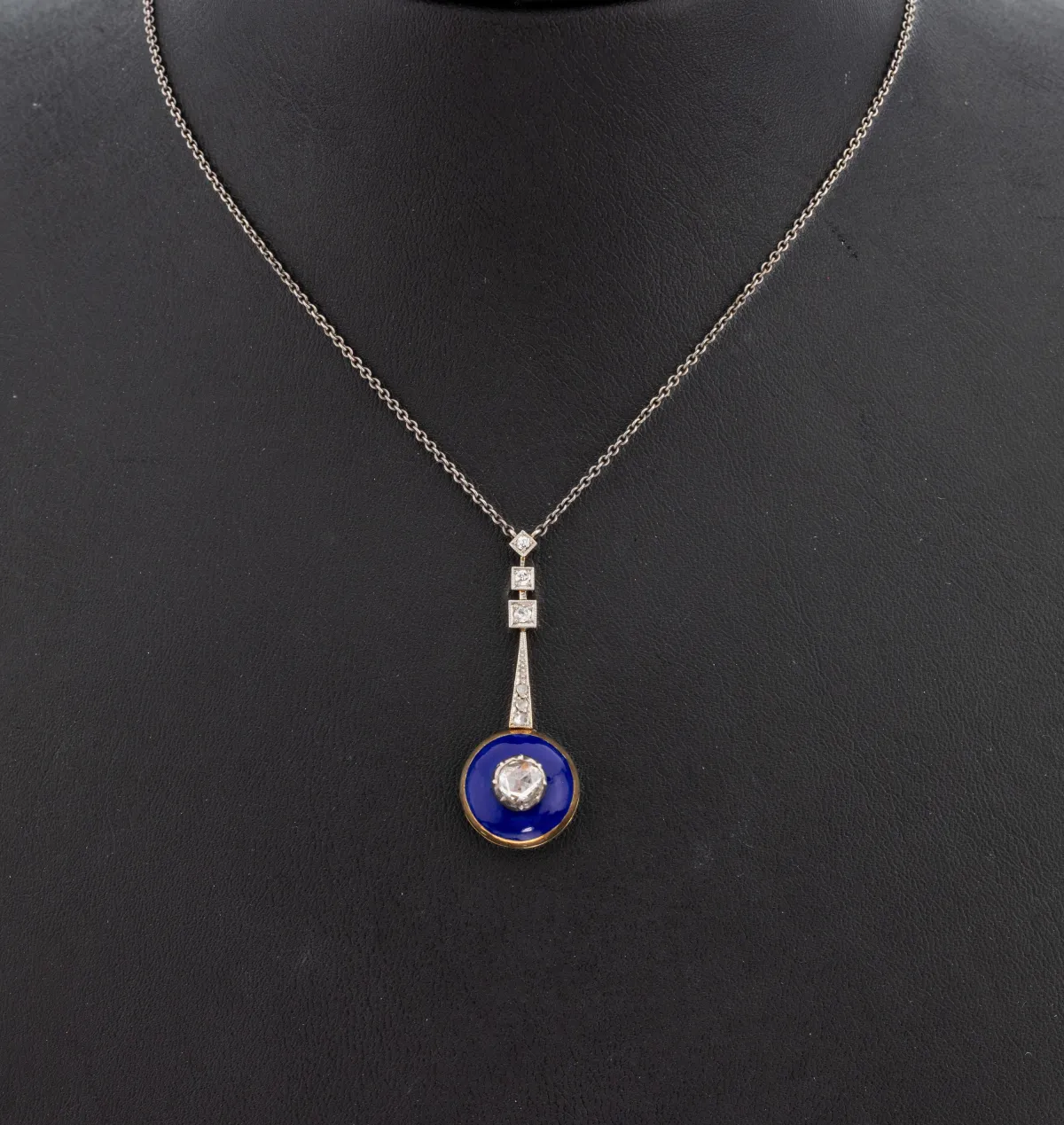 14 kt Gold Diamant-Collier, um 1920, GG 585/000 gepr., längliches Mittelteil mit