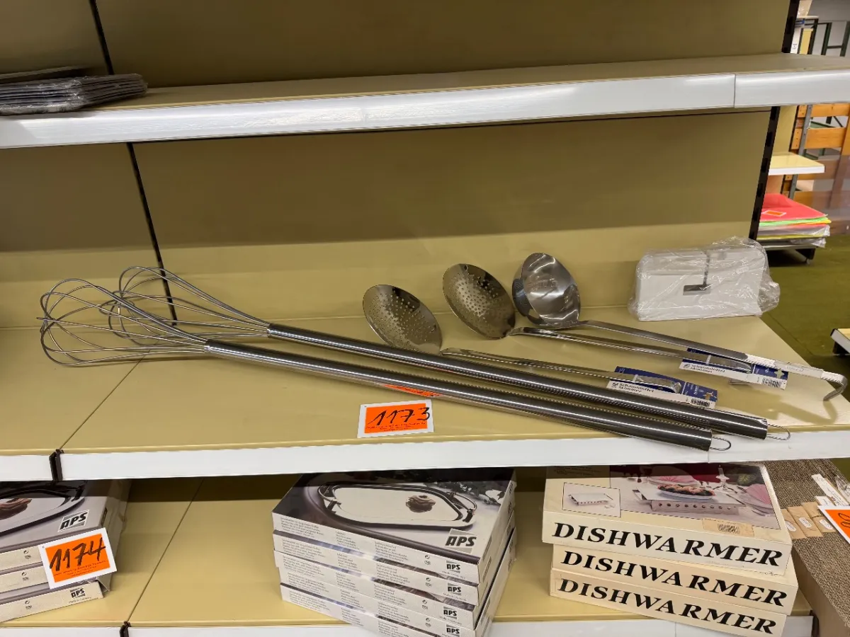 Sada různých spotřebních materiálů