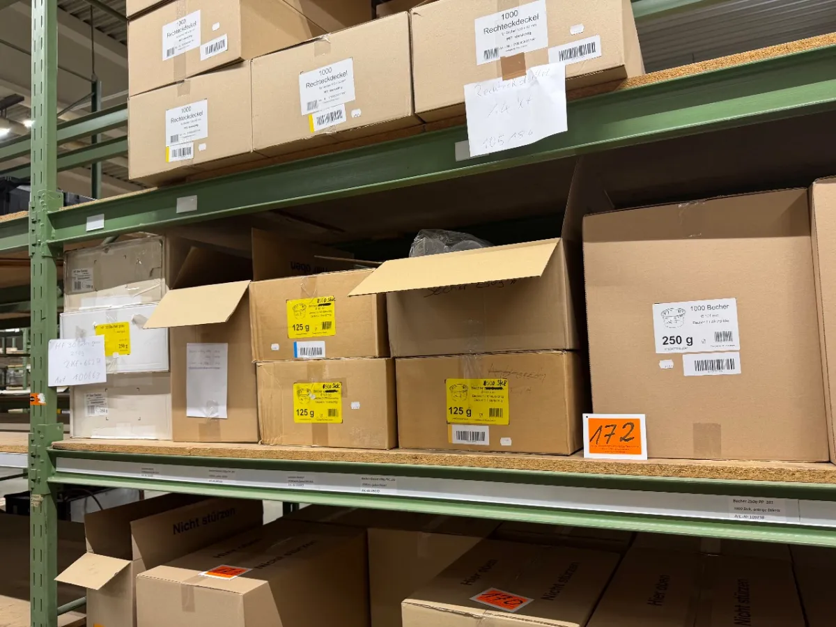 Posten div. PP-Rundbecher (125 g / 200 g / 250 g)