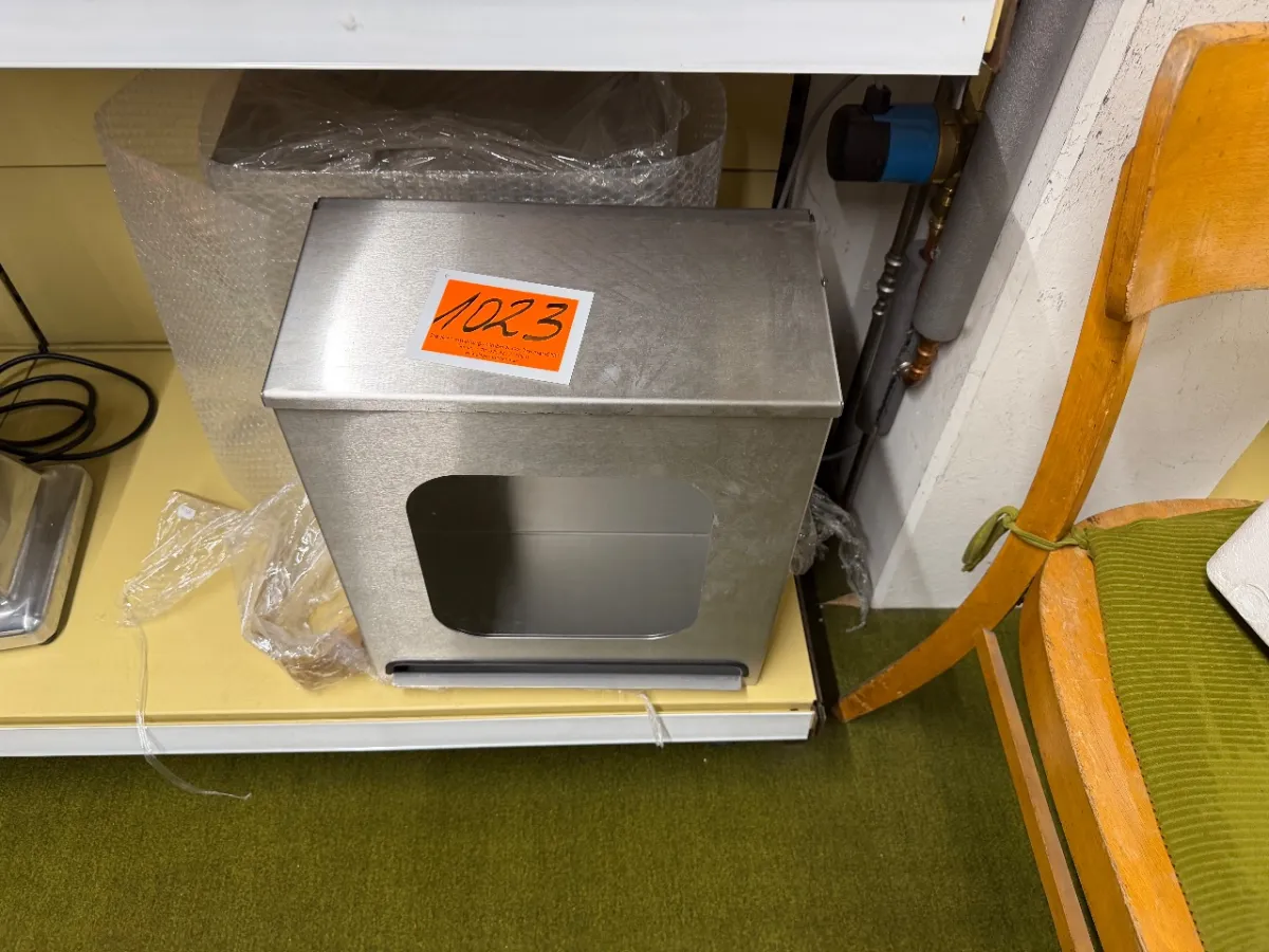 Metalen vouwhanddoekdispenser