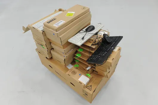Lot d'accessoires informatiques