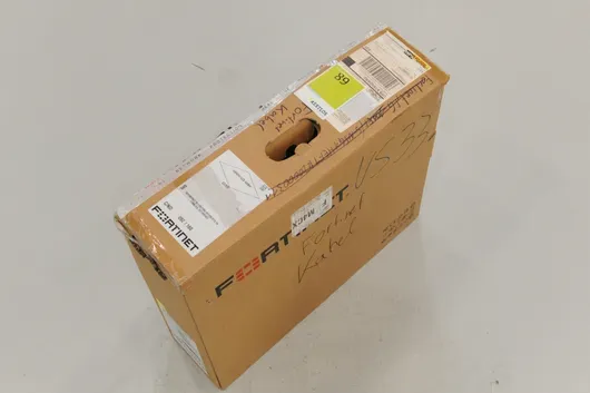 Lot d'alimentations et câbles Fortinet