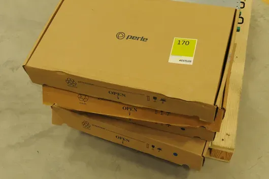 4x Perle Iolan STS4 Europe Console Server