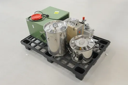 Lot de conteneurs et technique de vide