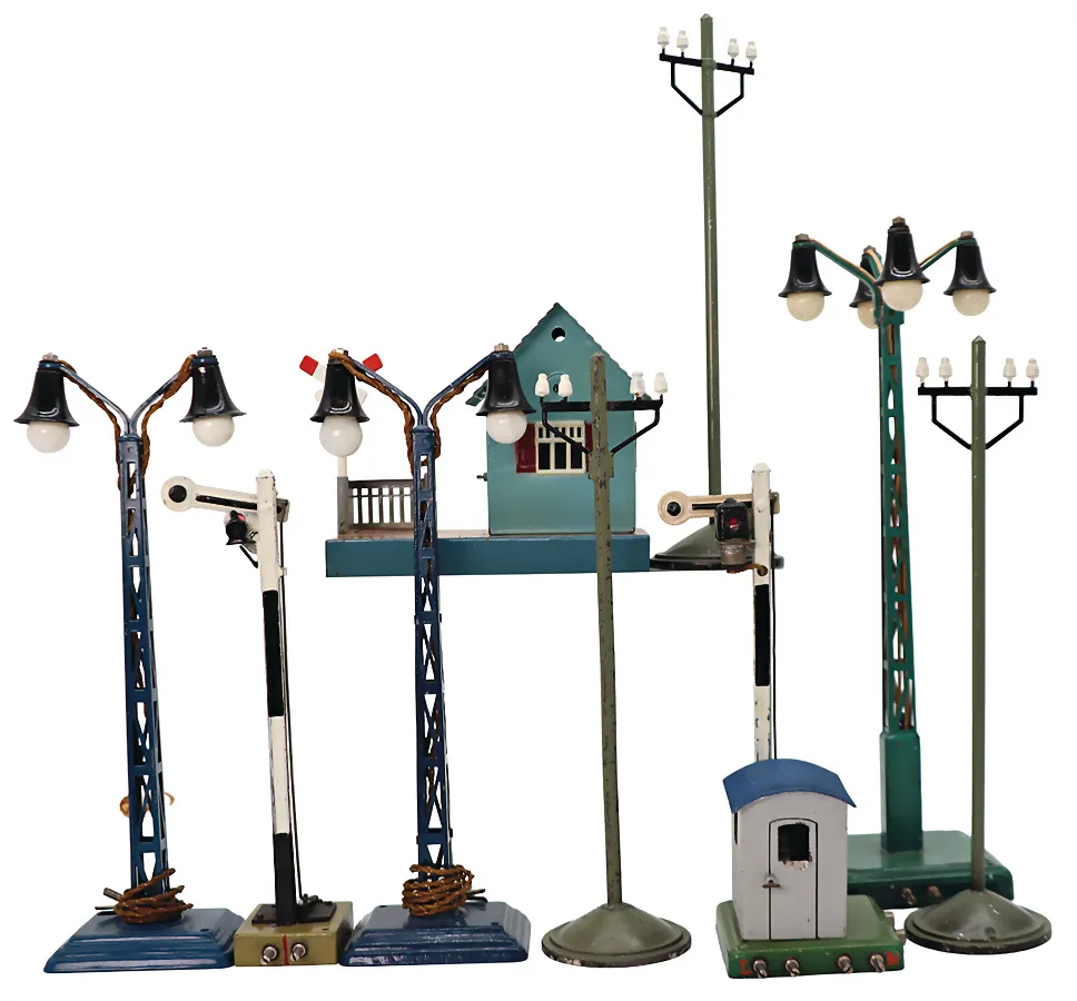 MÄRKLIN – Conv. voie 0 : 13956 signal à ailes électrique