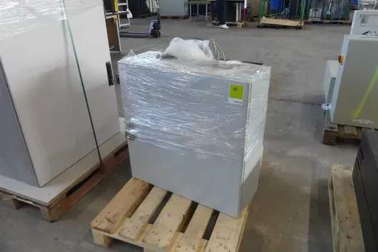 2x distribution cabinet, with pallet