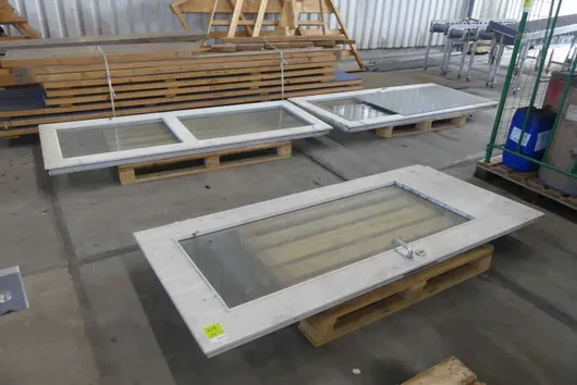 3x deuren, met pallet