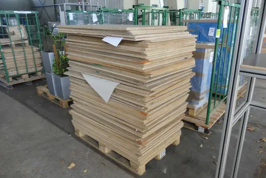 Konvolut Holzwerkstoffplatten, mit Palette