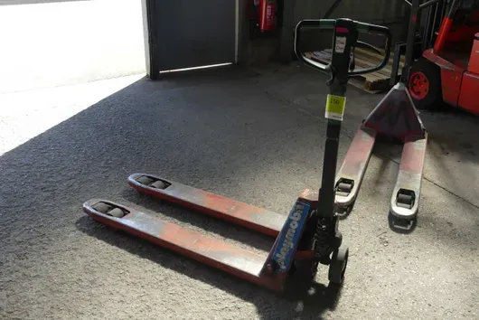 BT LIFTER pallet truck