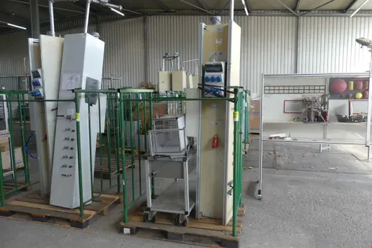 Konvolut Stromschienen/Industriebedarf, mit Lagerrunge