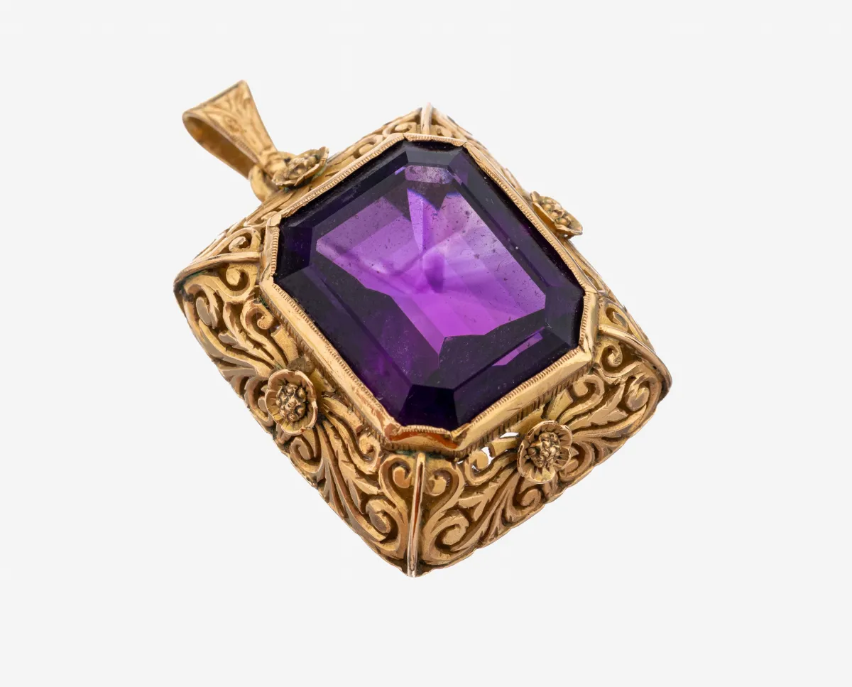 18 kt Gold Amethyst-Anhänger, um 1910-20, GG 750/000 gepr., qualitätvolle