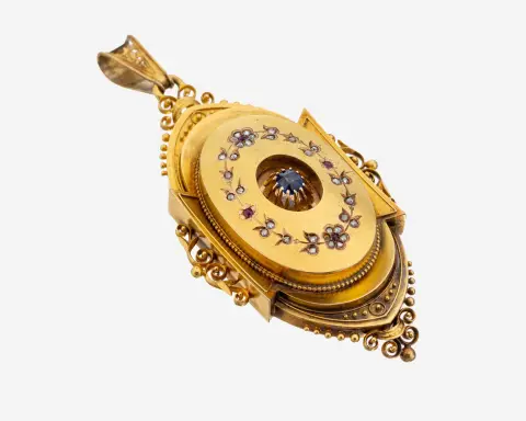 Pendentif médaillon en or 14 kt avec saphir, rubis et diamant, vers 1850-60, or 585/000 poinçonné