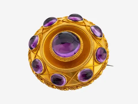Broche améthyste en or 14 kt, vers 1880, or jaune 585/000, exécution de qualité, ronde