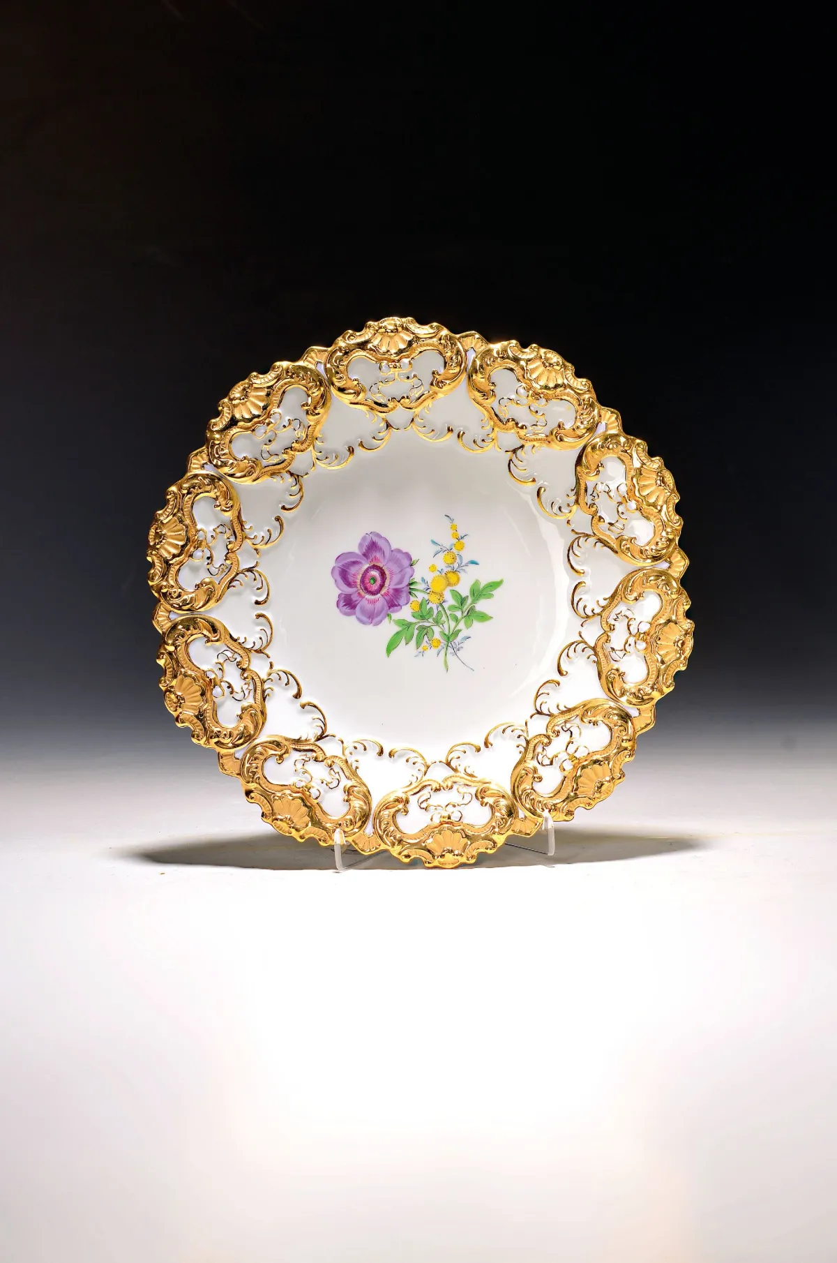 Display plate, Meissen, after 1945, 2nd choice, porcelain, relief decoration with gilding