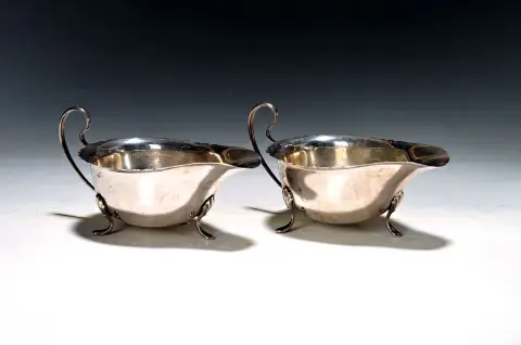 Paire de pots à lait, W.Neale & Sons Ltd., Birmingham, 1931, argent sterling, 202g, poinçonné
