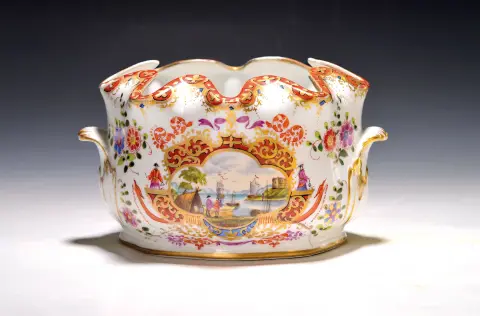 Seau à verres avec scènes de commerce maritime, probablement Meissen, 19e s., porcelaine, rehaut d'or, deux