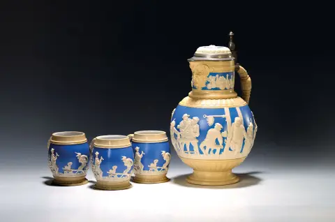 Pichet à bière et six chopes, Mettlach, Villeroy & Boch, 1895, grès fin, num. 2210 et