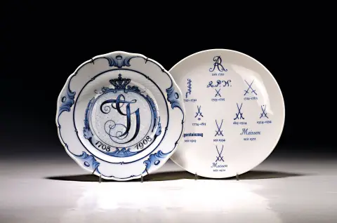 2 assiettes souvenir, Meissen, 1er choix, 1x avec les marques en porcelaine de 1720 à 1972