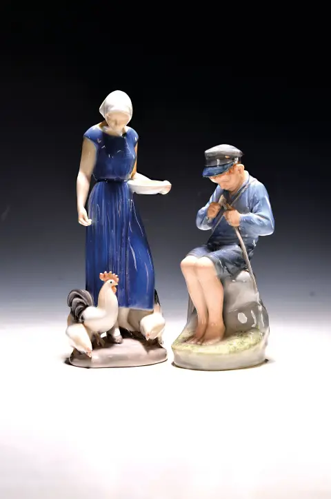 2 figurines en porcelaine, Royal Copenhagen et Bing & Gröndahl, porcelaine, RC : garçon