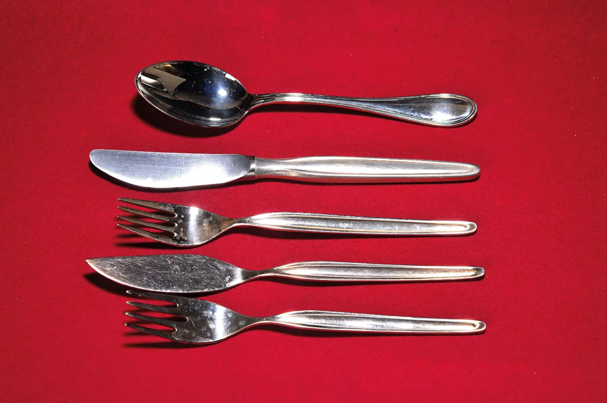 Ménagère, allemande, Wilkens Bremen, modèle Schwedisch Faden en plaqué argent 180 Royal