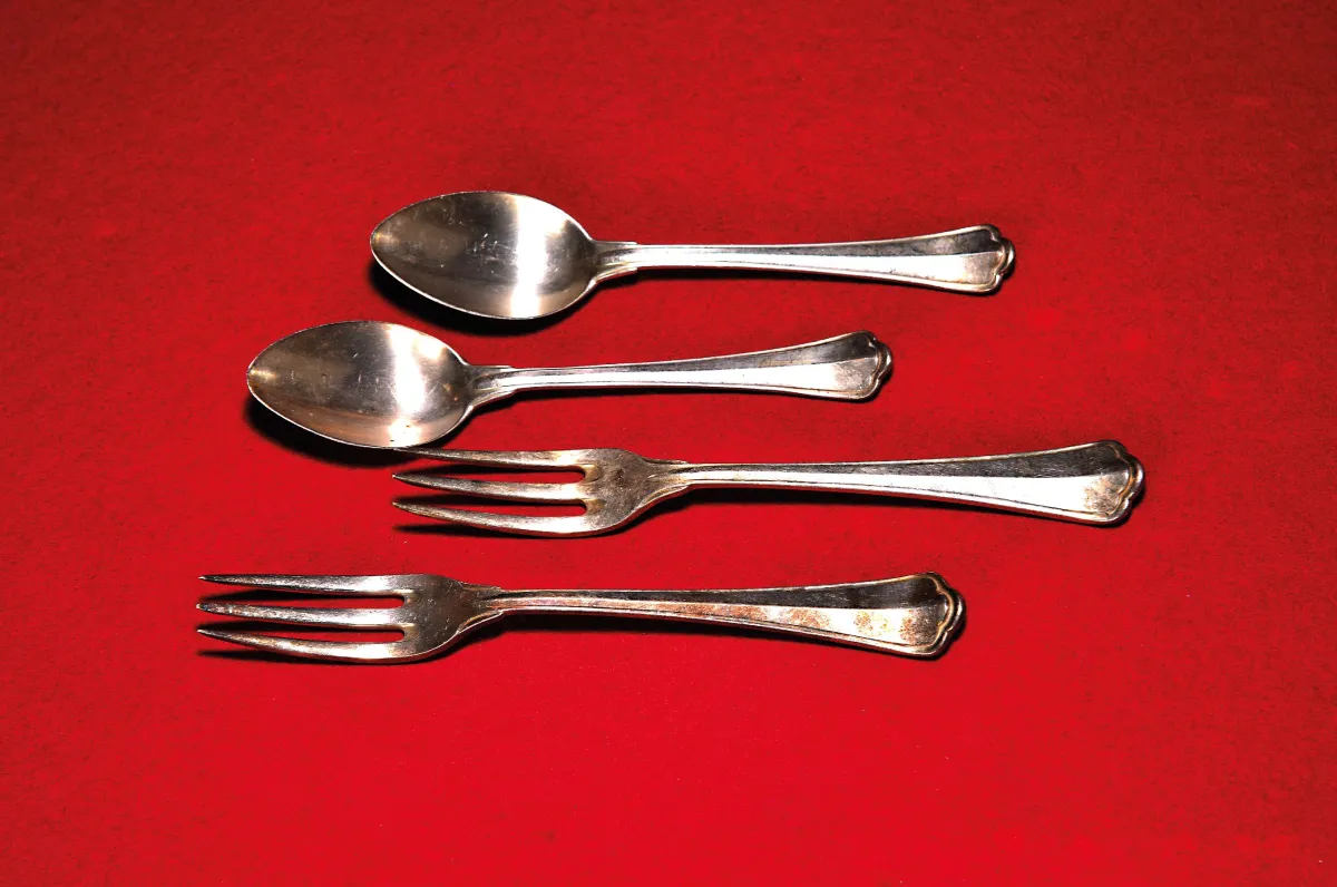 10 cake forks and 11 coffee spoons, probably Italy, marked La Vitrum, 20th c., white metal