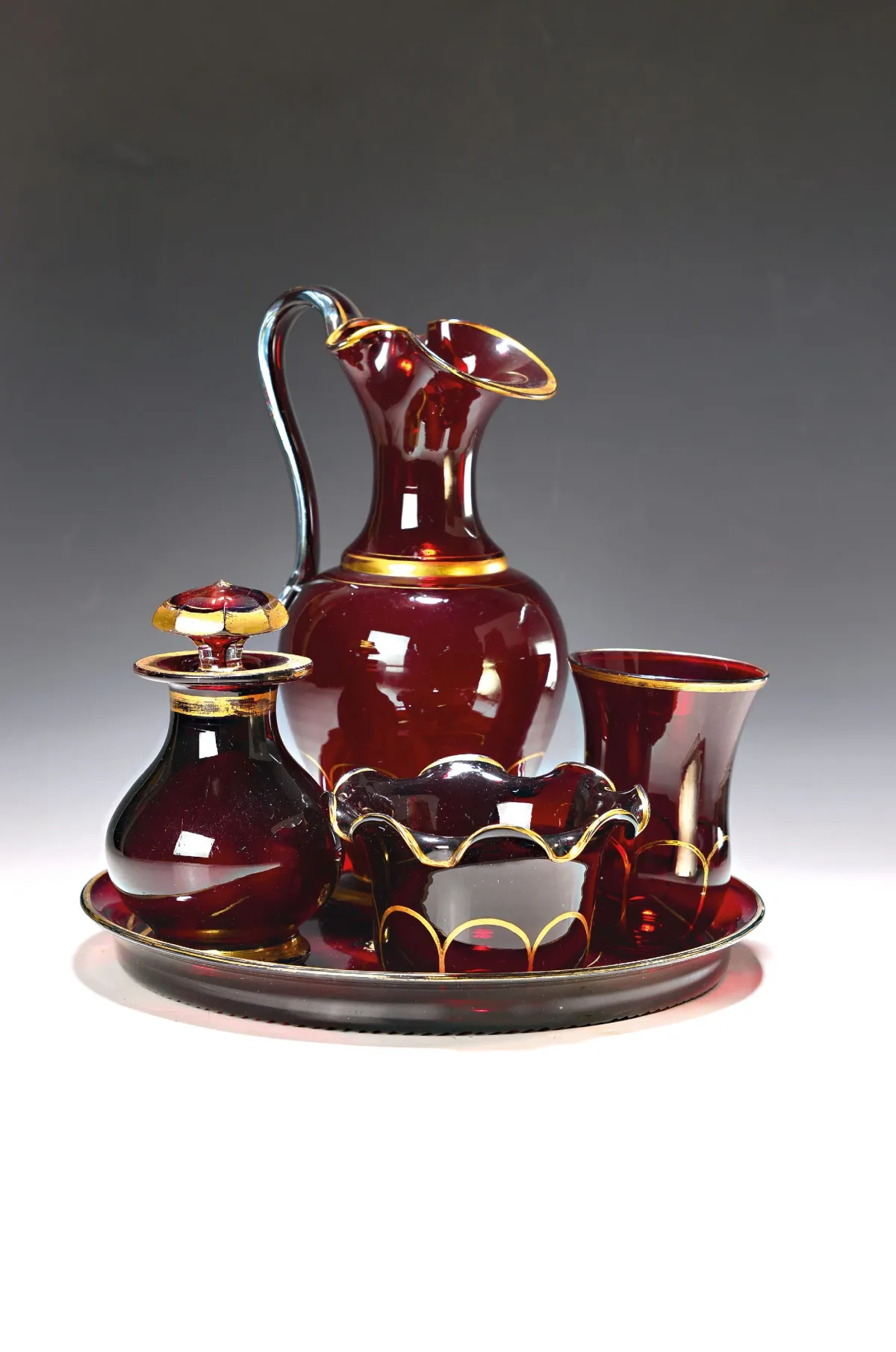 Biedermeier Glasset, um 1840/50, farbloses Glas rubiniert, Goldstaffage, Karaffe, Glas,