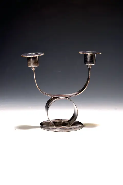 Bougeoirs Art déco, WMF, Geislingen, 1925-35, métal argenté, deux feux,