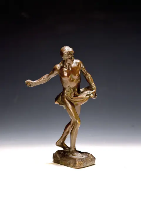 Henri Désiré Gauqié, 1858 - 1927, figurine en bronze, patinée, nu d'homme semant, au