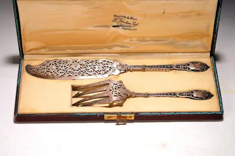 Service à poisson 2 pièces en argent, France, début 20e s., argent 950, riche