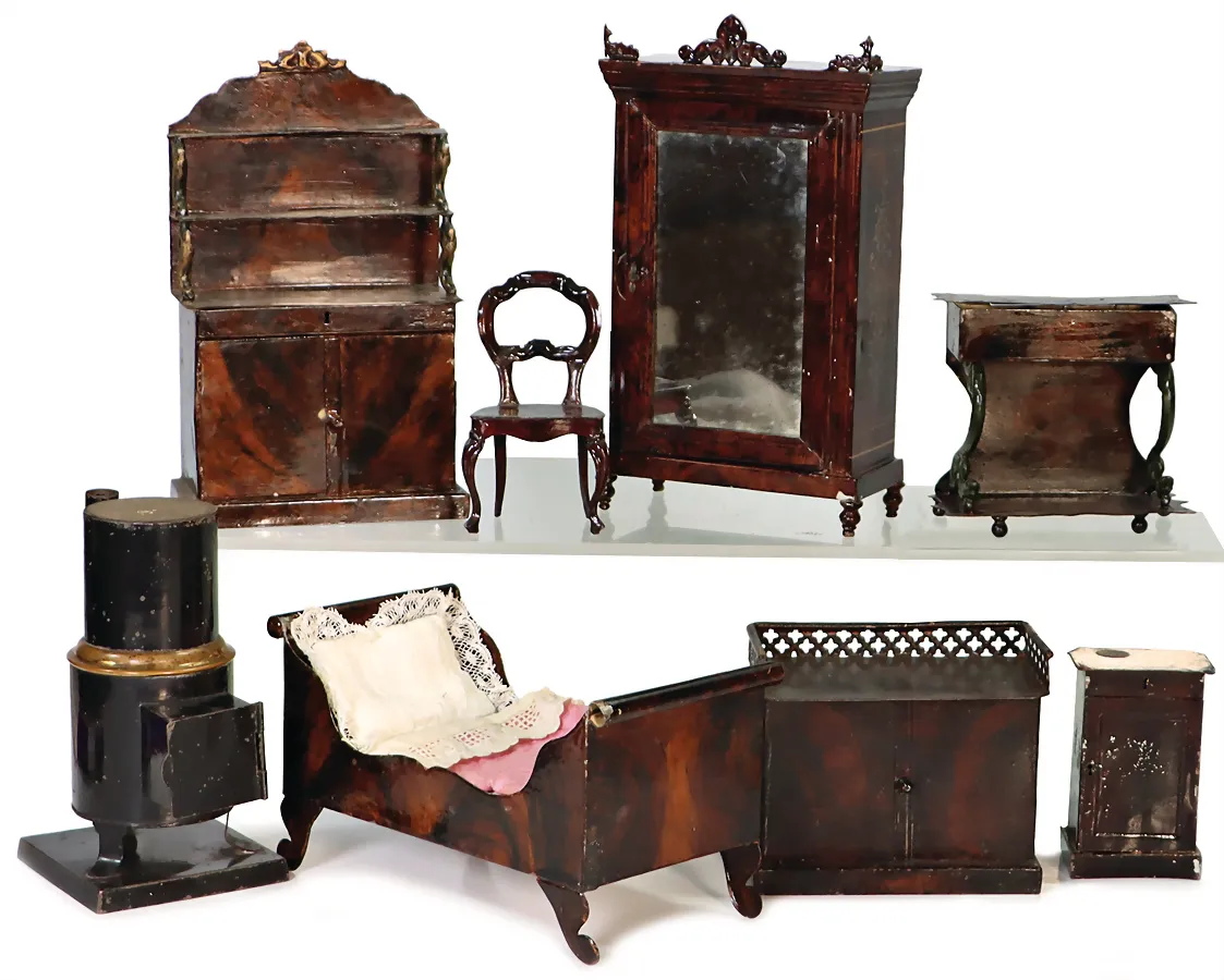 Lot de meubles de maison de poupée
