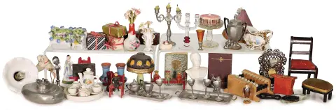 Lot d'accessoires de décoration pour maison de poupée