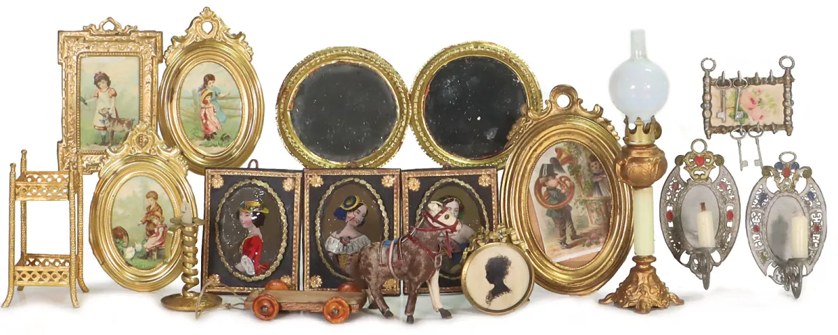 Éléments de décoration pour maison de poupée