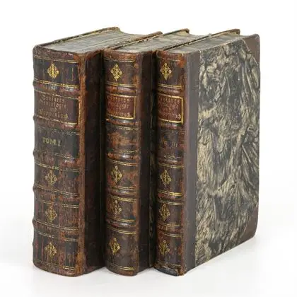 "Der durchlauchtigsten Welt vollständiges Wappenbuch" et un ouvrage généalogique relié, 3 volumes