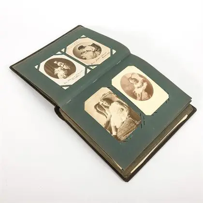 Album de cartes postales avec env. 117 cartes - Noblesse