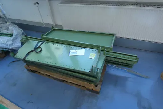 Partij stellingonderdelen, met pallet