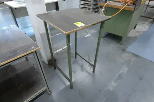 Table de travail d'appoint