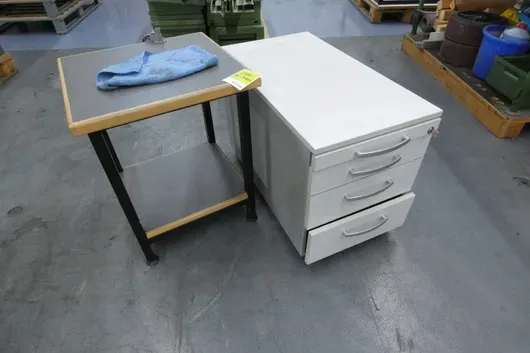 Beistelltisch mit Rollcontainer