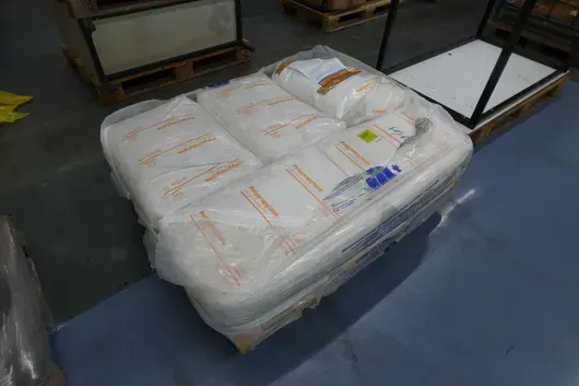 Partij polypropyleen, met pallet
