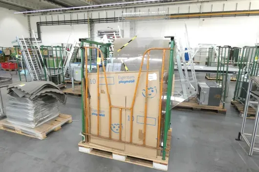 Posten Plexi/Acryl, mit Lagerrunge